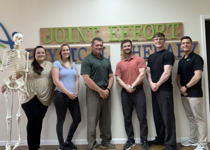 Joint-Effort-Physical-Therapy-Hot-Springs-AR-Team-Photo-2.jpg